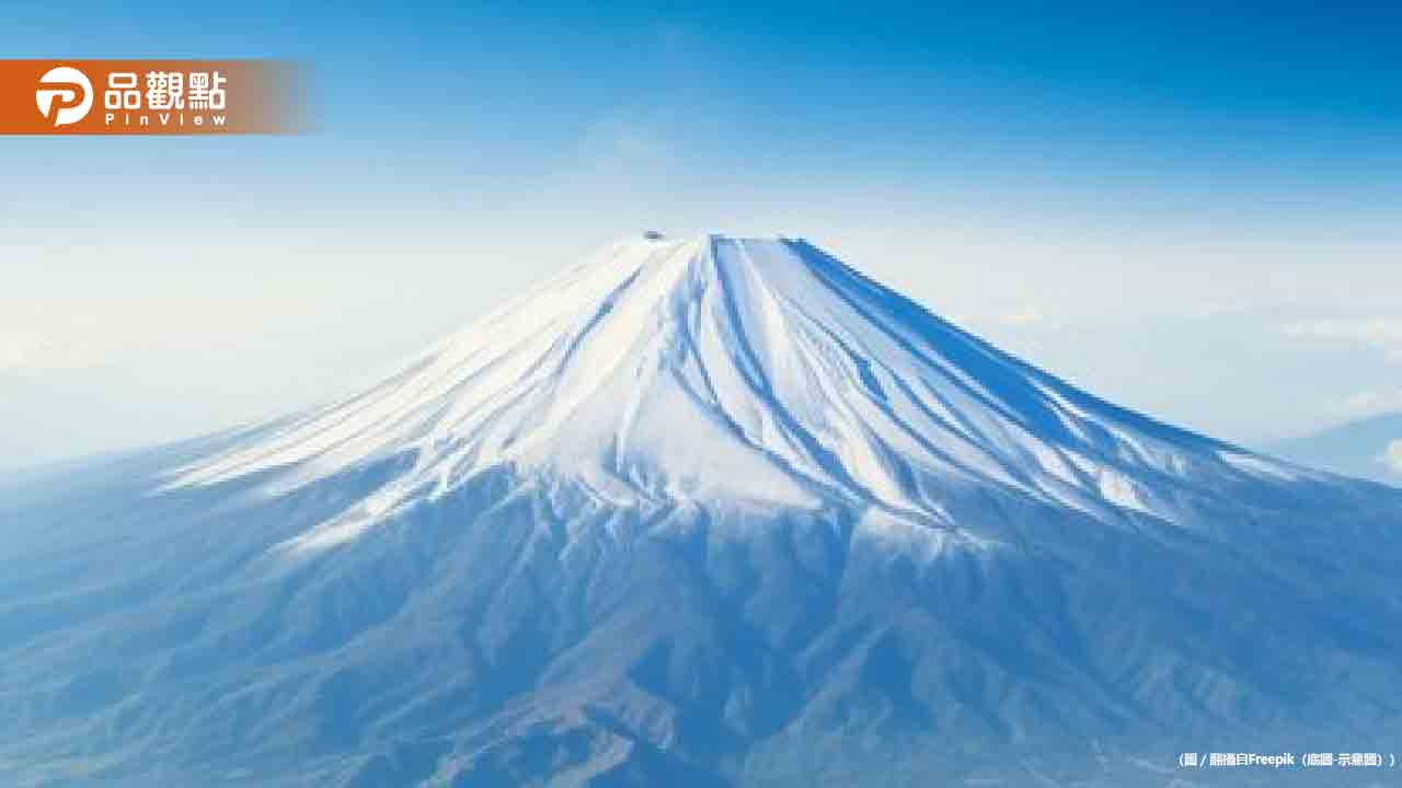 颱風前夕爬富士山「台女摔倒被揹下山」　日本人怒：很蠢！該收費