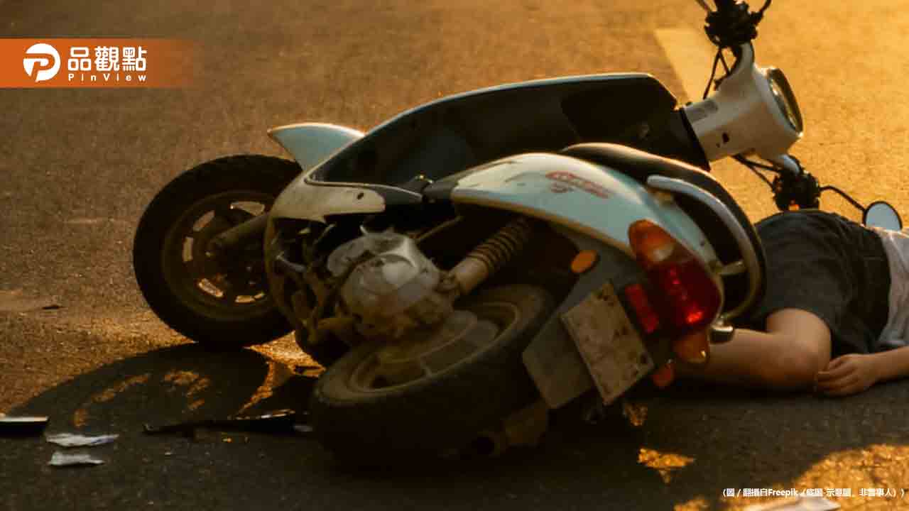孕婦騎車自撞燈桿噴飛20米！臨盆前夕釀一屍兩命悲劇