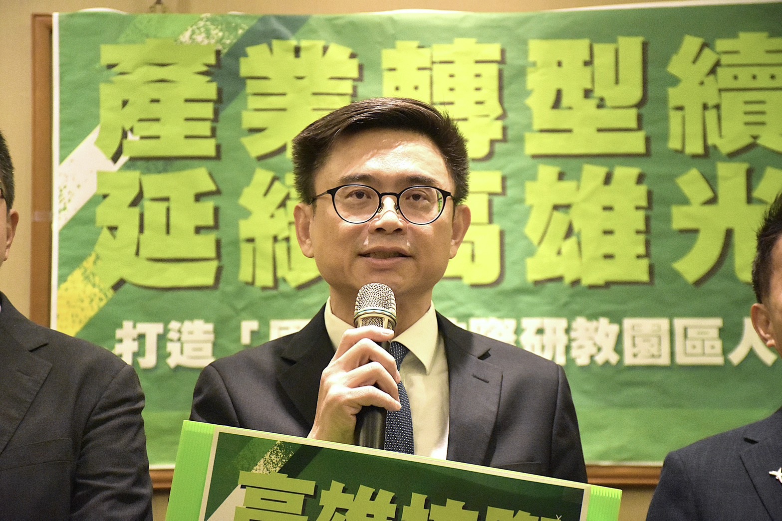 賴瑞隆轟藍白砍國防預算 批柯志恩犧牲高雄軍工產業