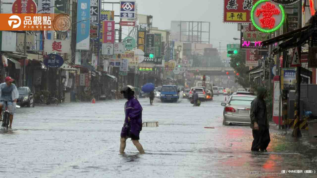 南台灣遭豪雨重創！高雄護理之家30車泡水 屏東啟動一級應變