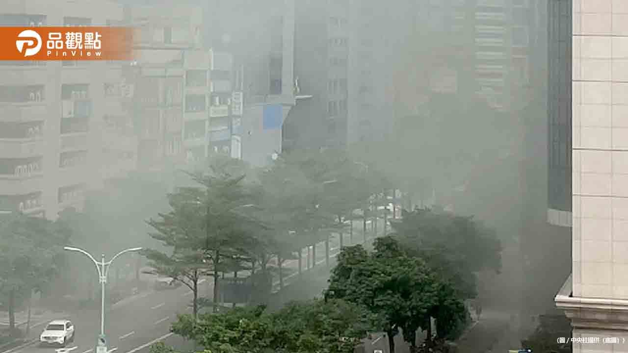 中山知名餐廳驚傳火警!黑煙直竄天際嚇壞路人 消防員馳援